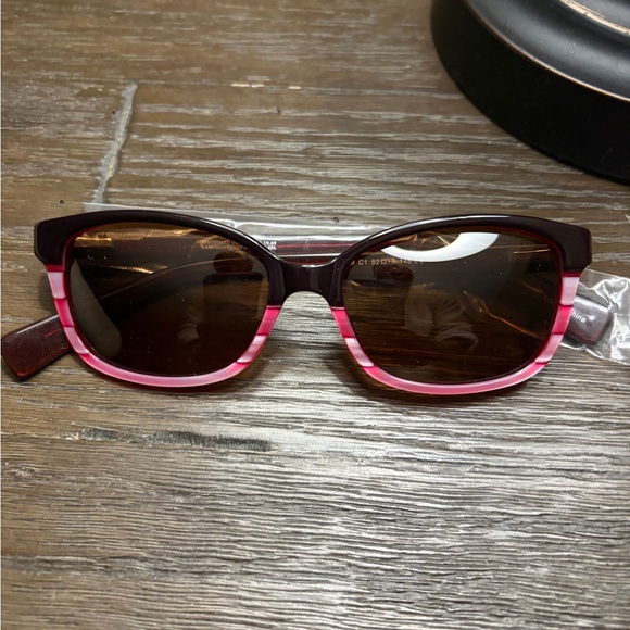 Share Show Notification for Krissykacy Closet Sale: Like and Share this Flier - Picture 11 of 13